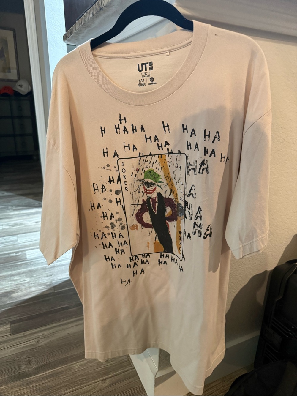 Warner Bros. UT Graphic Tee in Light Beige with Black Print